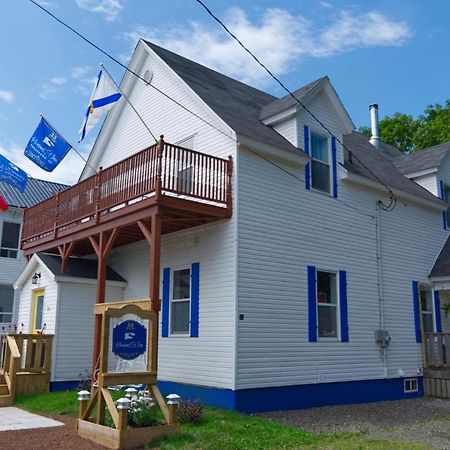 Pleasant Street Inn Parrsboro ภายนอก รูปภาพ