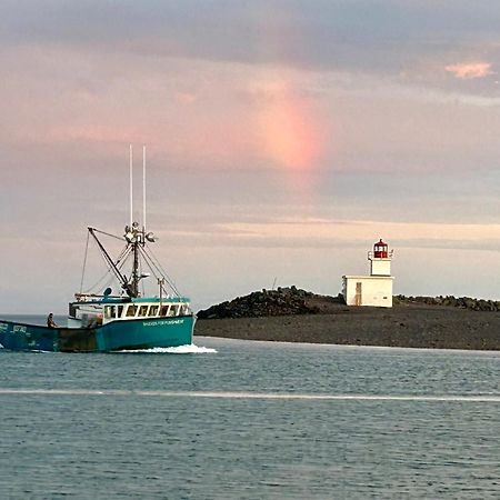 Pleasant Street Inn Parrsboro ภายนอก รูปภาพ
