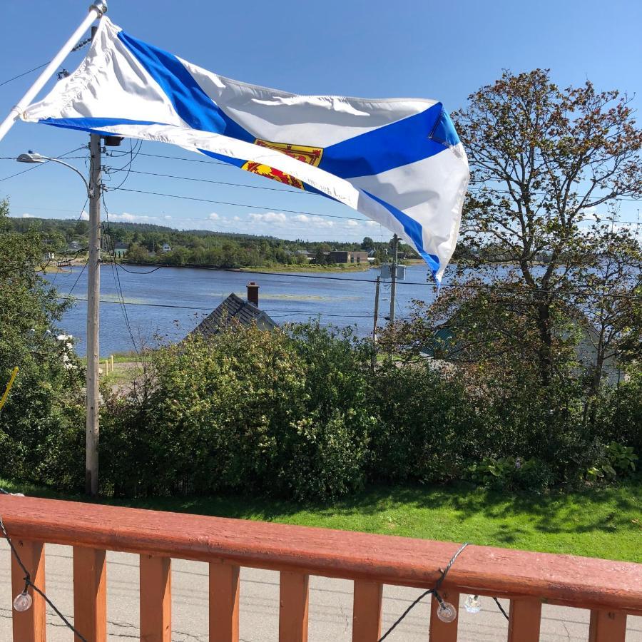Pleasant Street Inn Parrsboro ภายนอก รูปภาพ