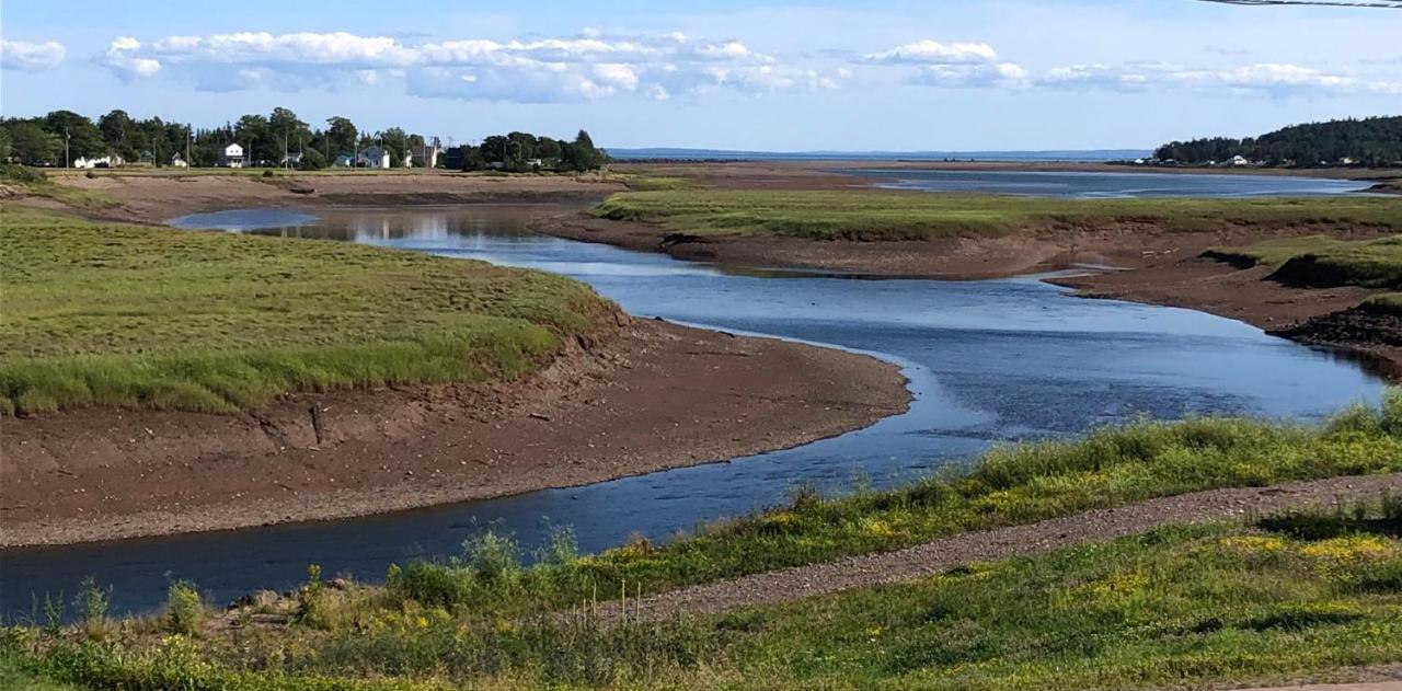 Pleasant Street Inn Parrsboro ภายนอก รูปภาพ