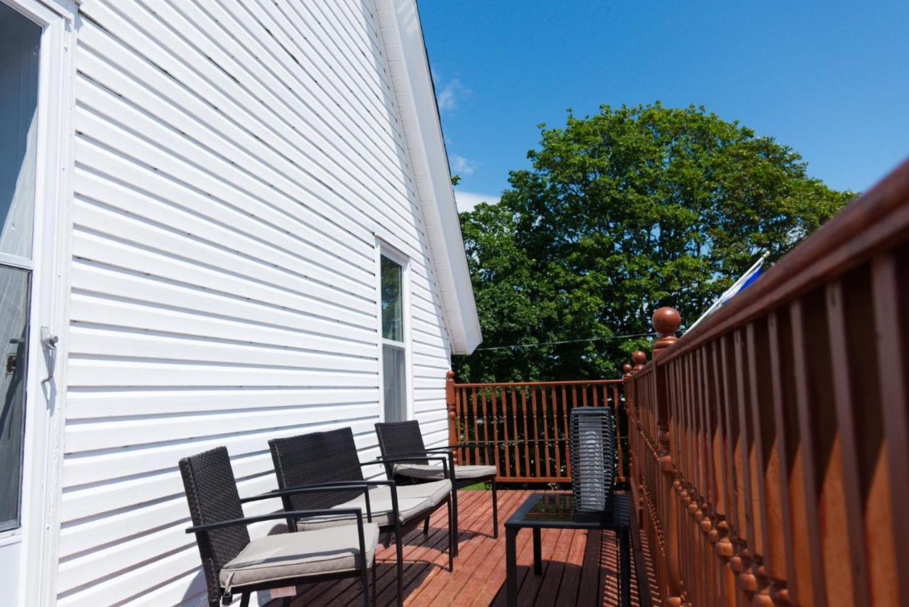 Pleasant Street Inn Parrsboro ภายนอก รูปภาพ