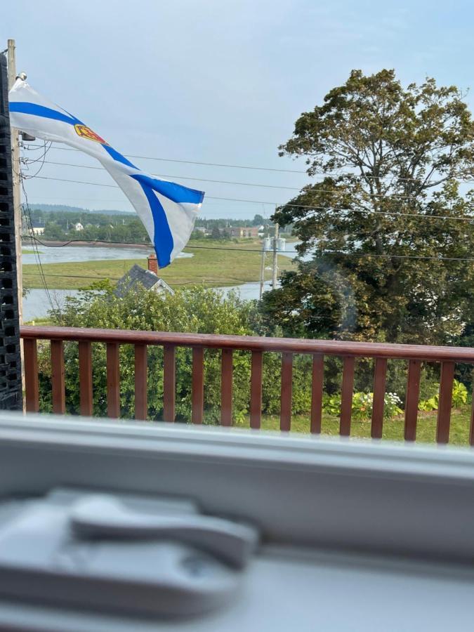 Pleasant Street Inn Parrsboro ภายนอก รูปภาพ