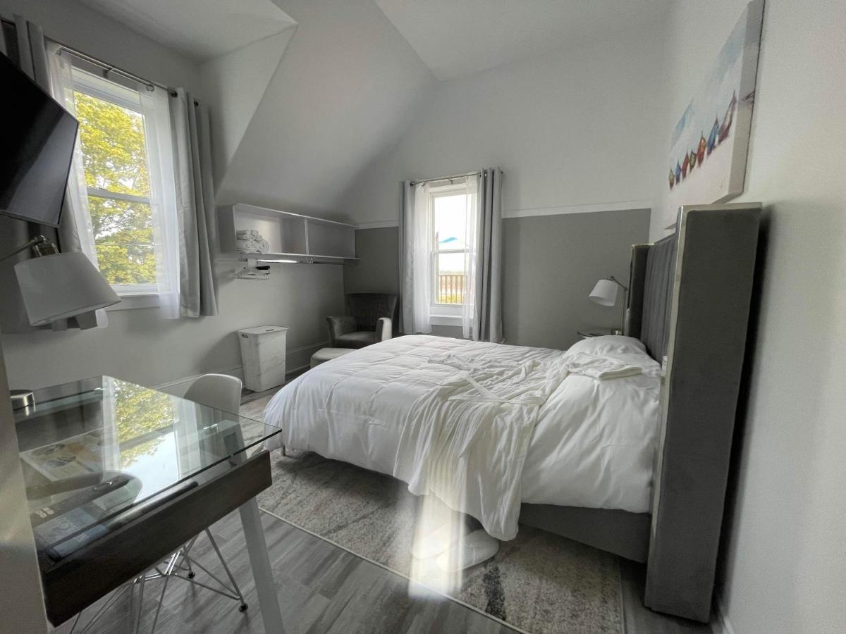 Pleasant Street Inn Parrsboro ภายนอก รูปภาพ