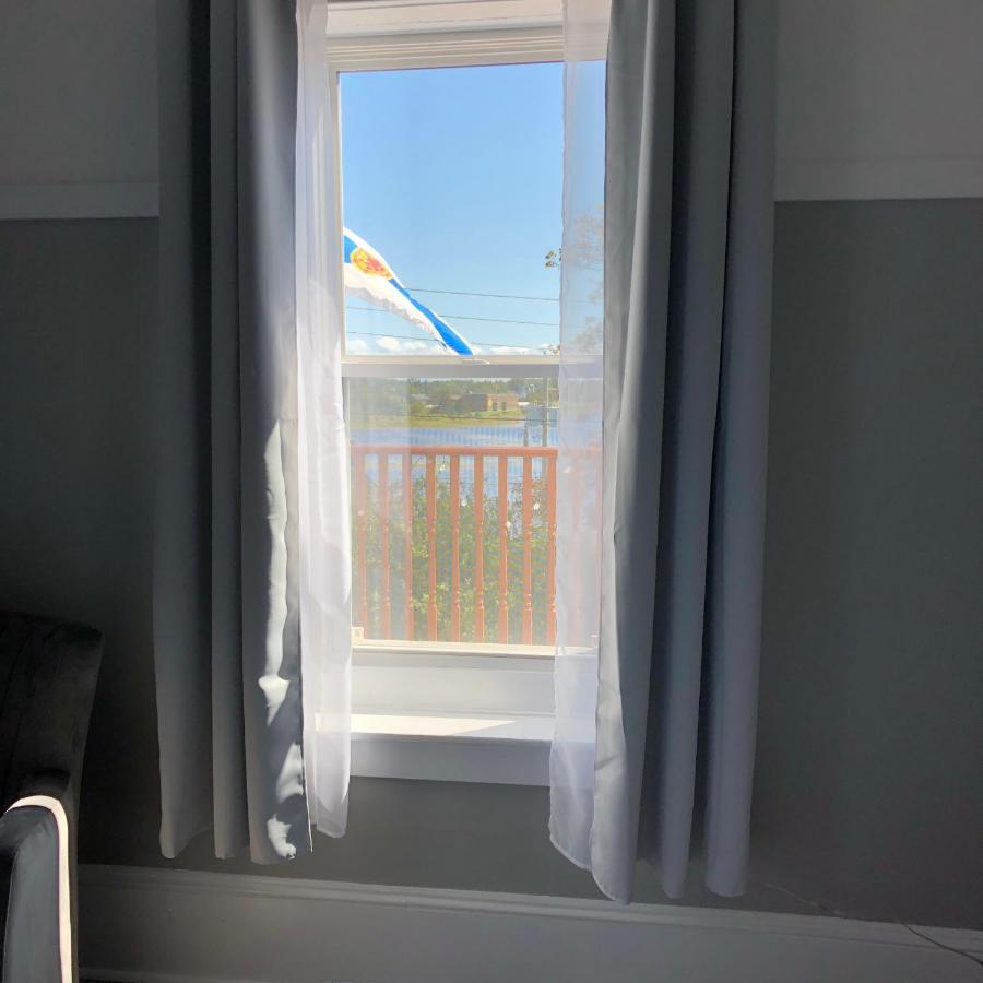 Pleasant Street Inn Parrsboro ภายนอก รูปภาพ