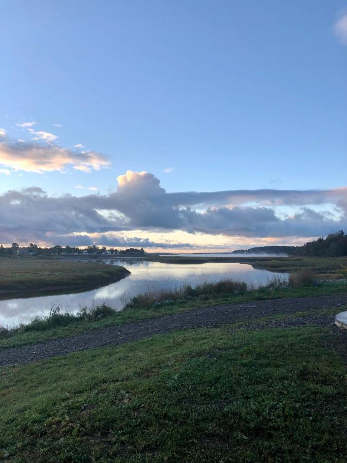 Pleasant Street Inn Parrsboro ภายนอก รูปภาพ