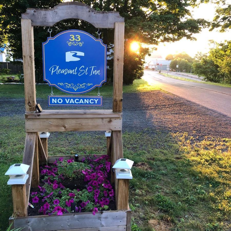 Pleasant Street Inn Parrsboro ภายนอก รูปภาพ