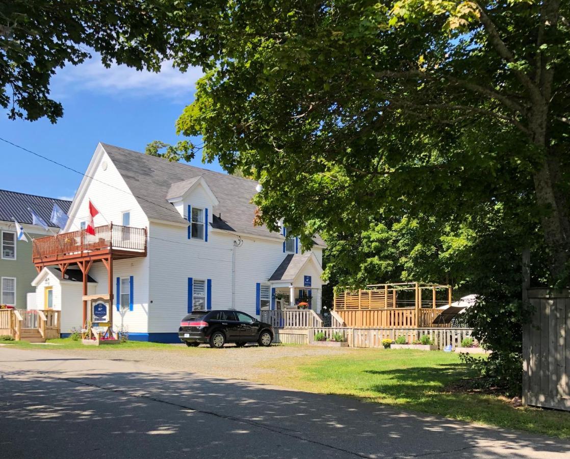 Pleasant Street Inn Parrsboro ภายนอก รูปภาพ