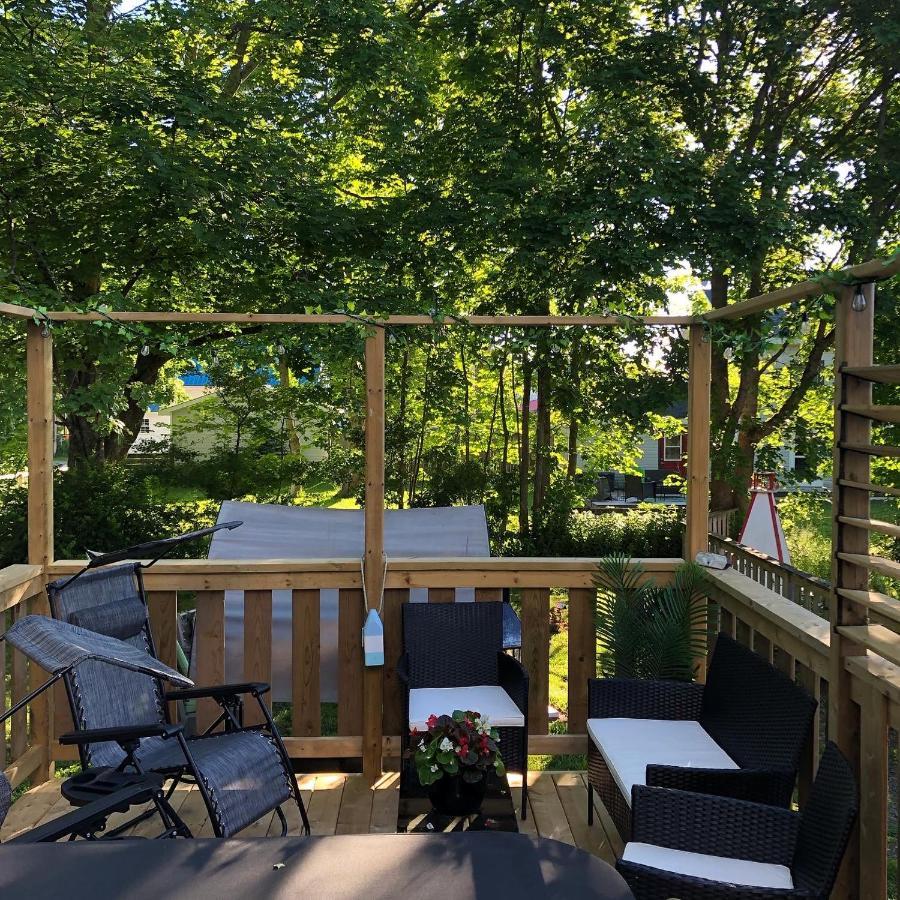 Pleasant Street Inn Parrsboro ภายนอก รูปภาพ
