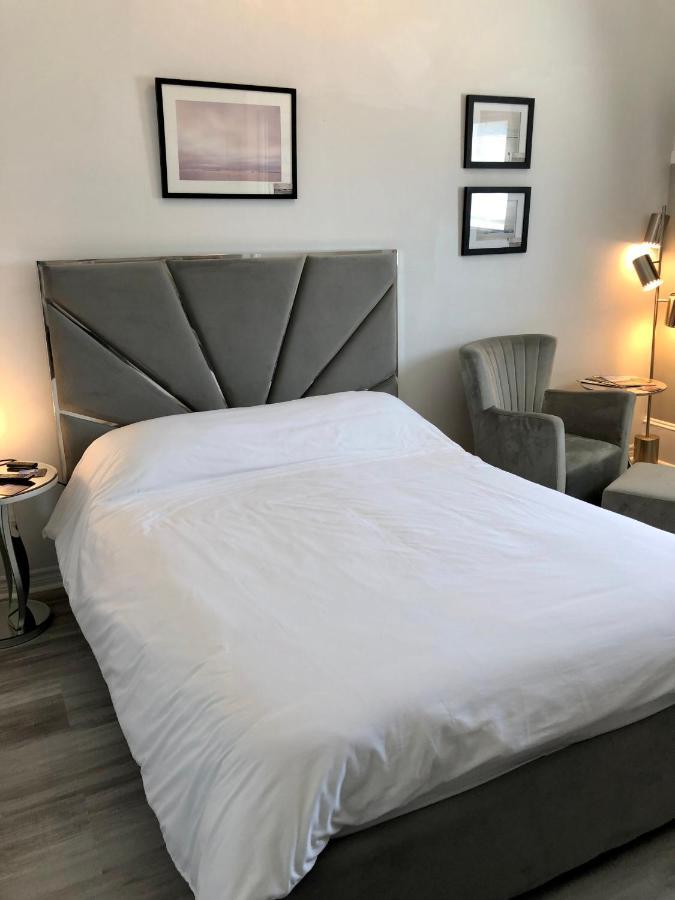 Pleasant Street Inn Parrsboro ภายนอก รูปภาพ