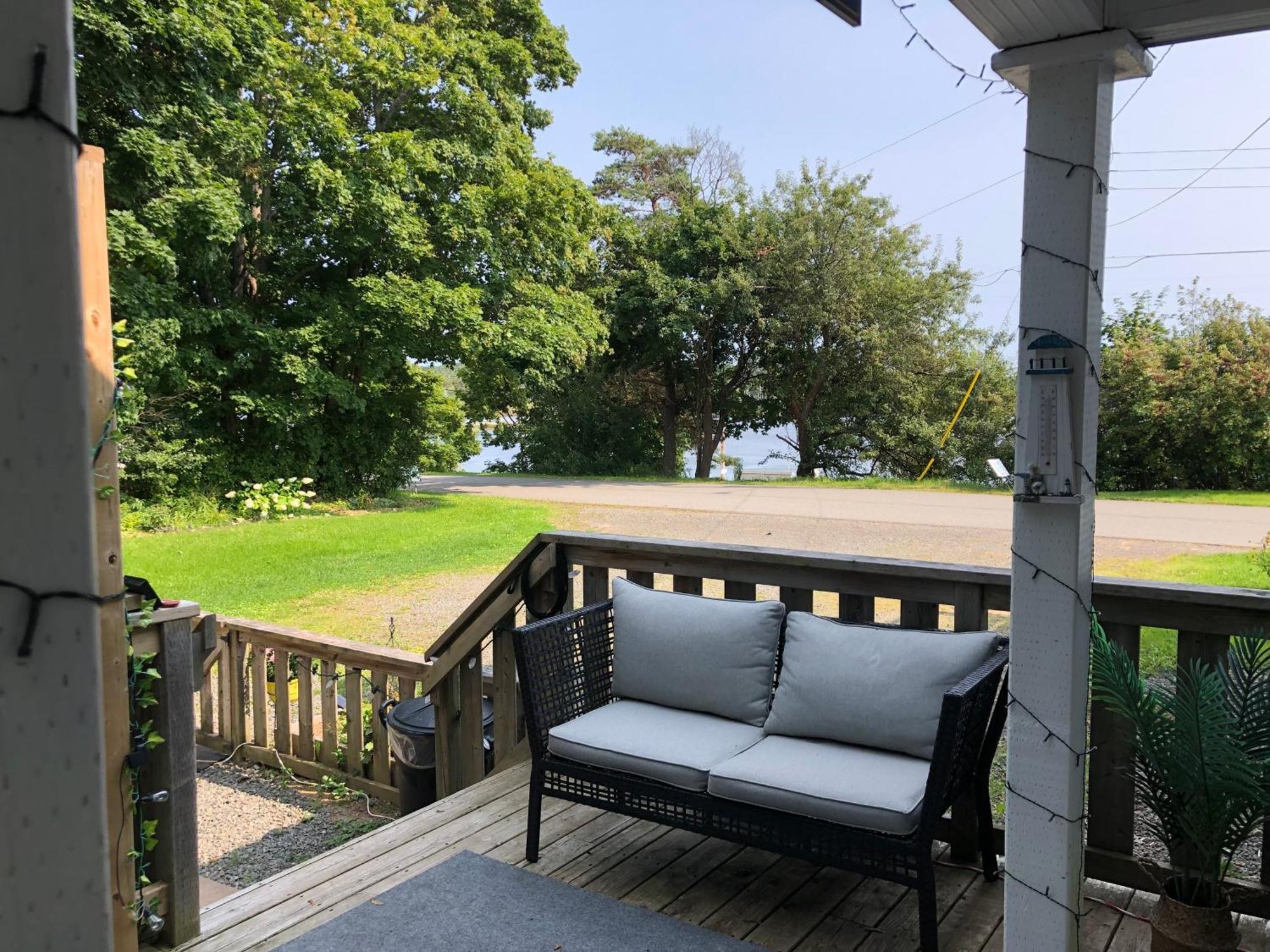 Pleasant Street Inn Parrsboro ภายนอก รูปภาพ